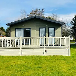 https://audley-lodge-with-hot-tub.yorkshirehotels.net
