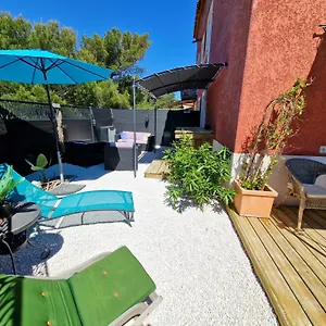 https://linstant-mer-appartement-avec-grand-jardin-la-capte.fr-provencehotel.com